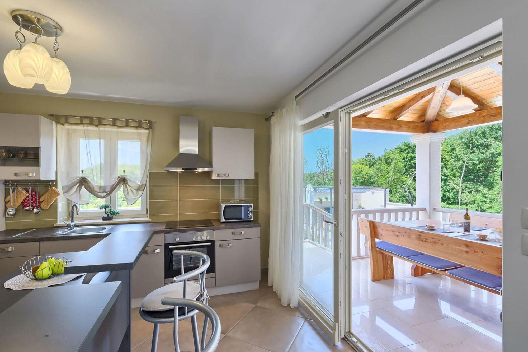 Villa Mit Eingezaeuntem Garten Und Panoramablick Tinjan 외부 사진